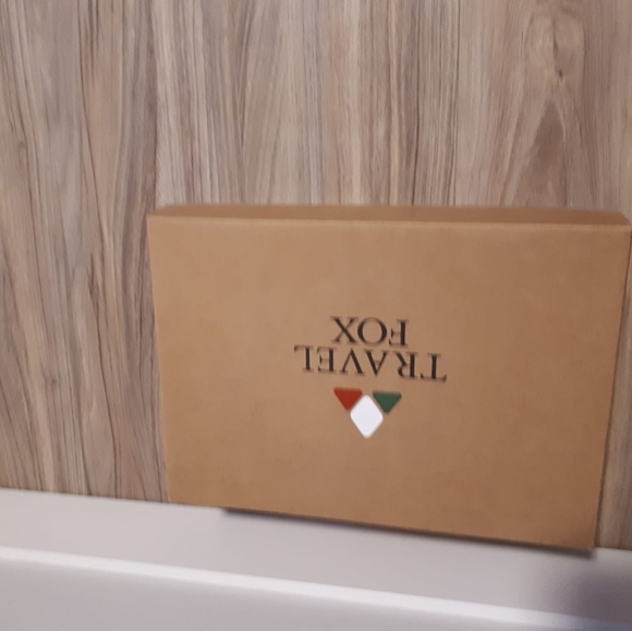 Men Travel Fox Sneakers - Picture 2 of 6